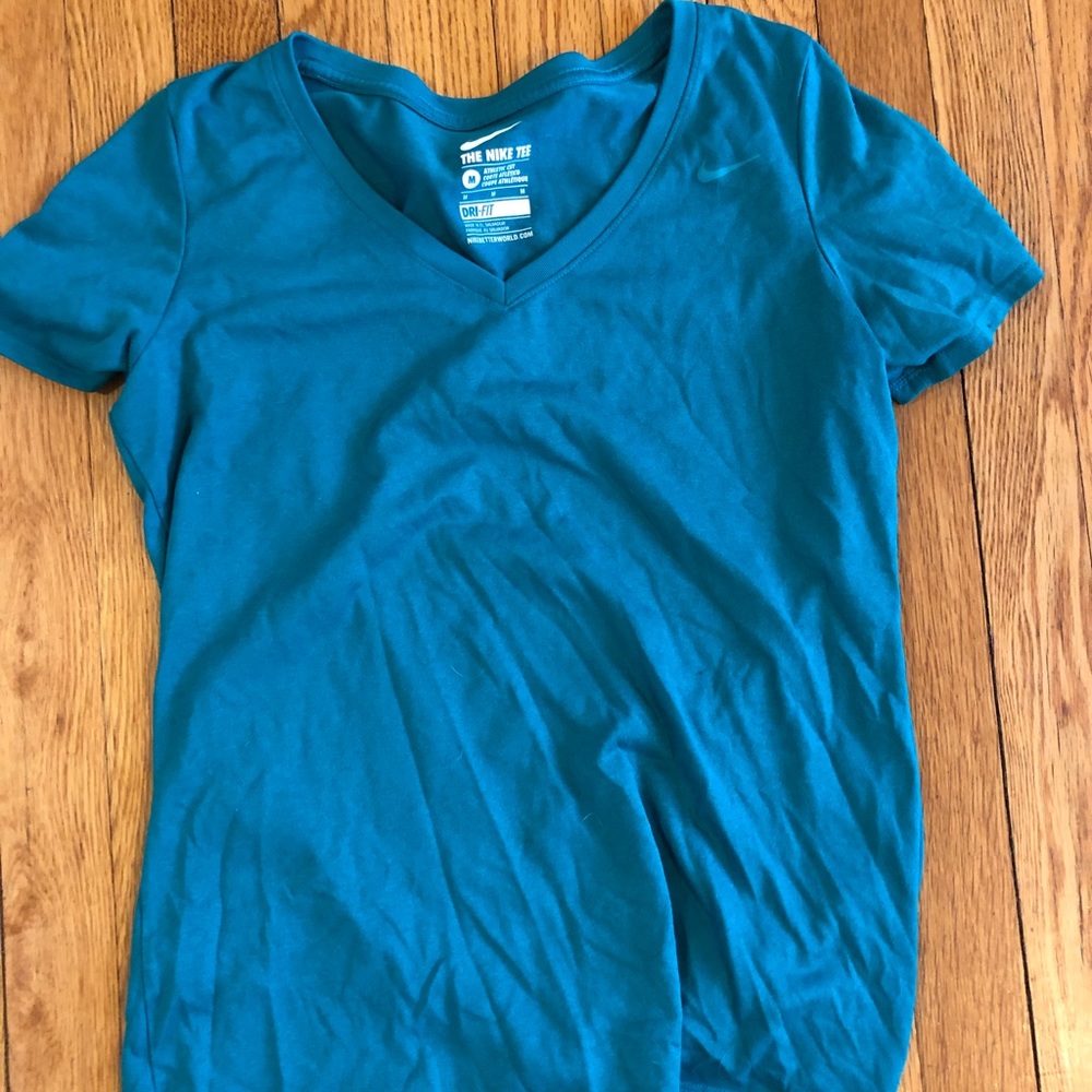 Nike dry fit women’s tee
